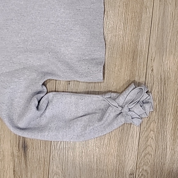 EUC, 100% Merino Wool, Grey, Crop, Bow Cuff Sz Small - Picture 2 of 8